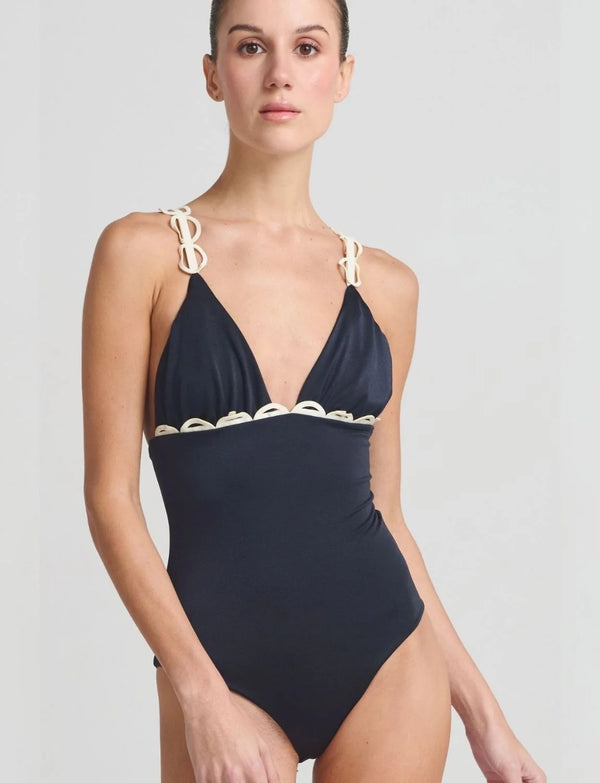 Eiré One Piece Black